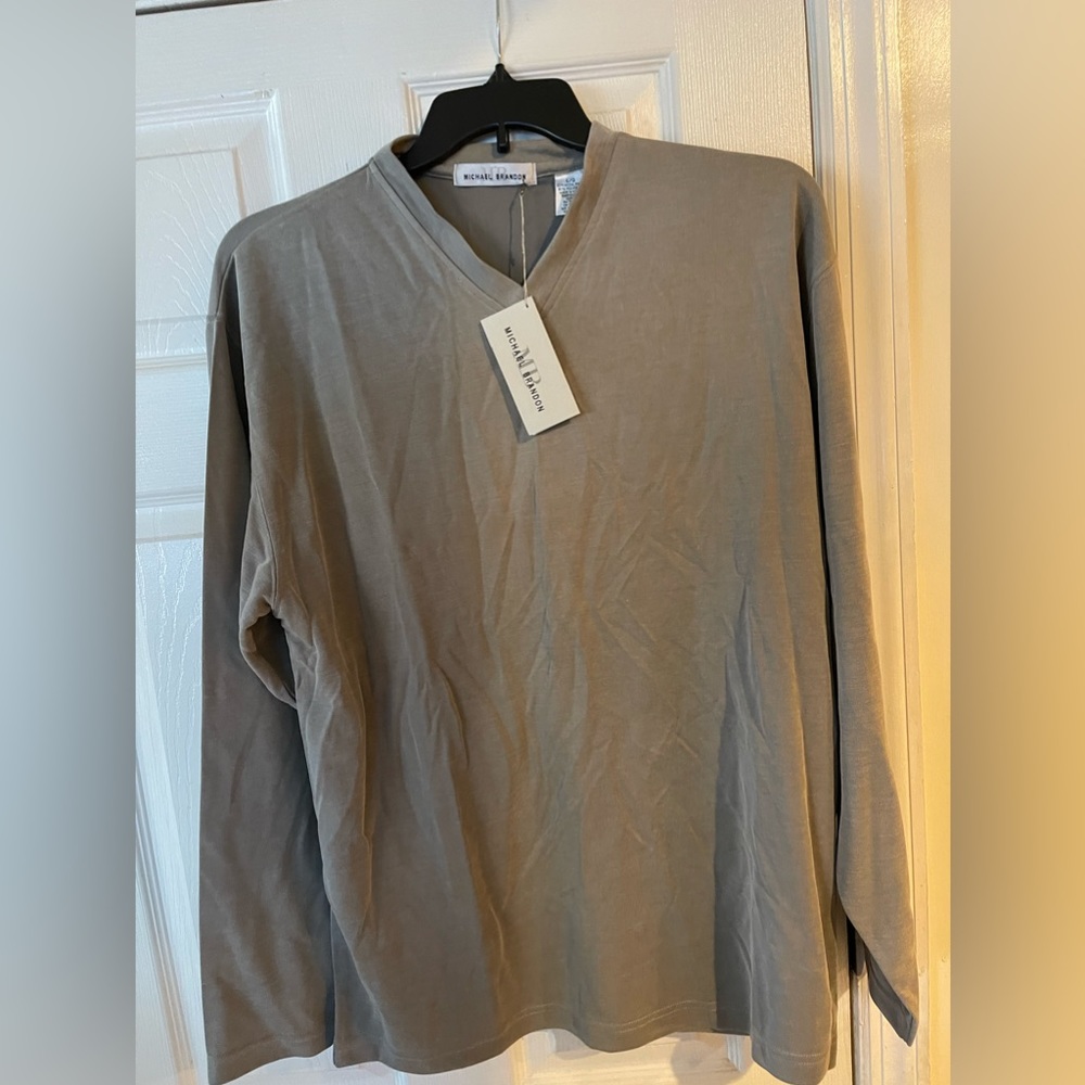 Michale Brandon v-Neck Sweatshirt/Rayon/Polyester/New With Tags